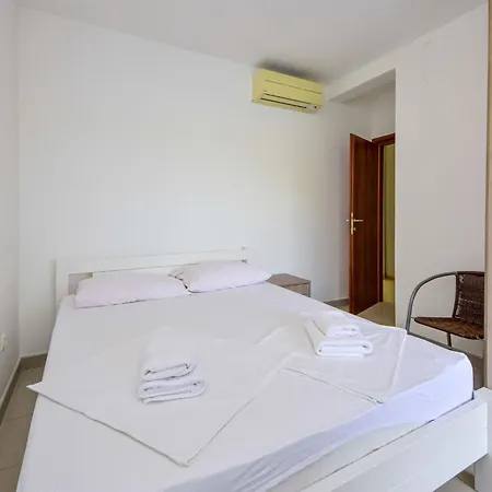 Apartament Jasmina-2 By Interhome